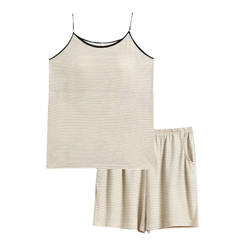 涼感付きキャミソールとショートパンツのルームウェア【モダール生地・ゆったりデザイン・甘い雰囲気】（セットアップ対応）