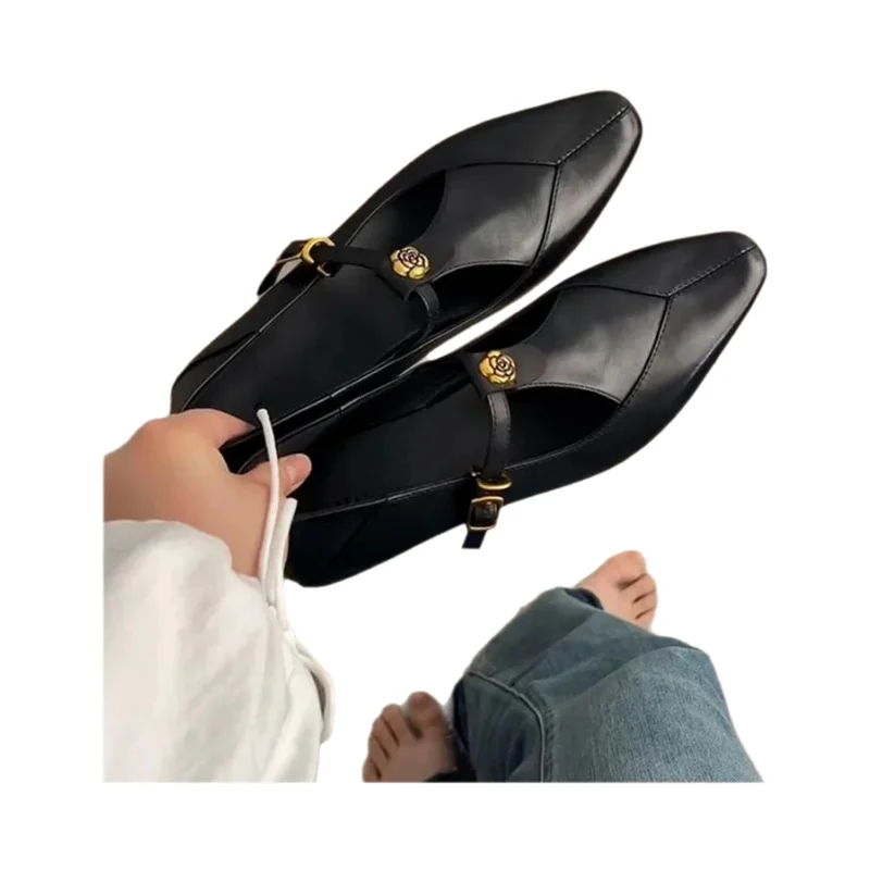 牛革製 アンクルストラップの浅口ハイヒール【ブラック・フラワーリボン・レトロデザイン・太ヒール】