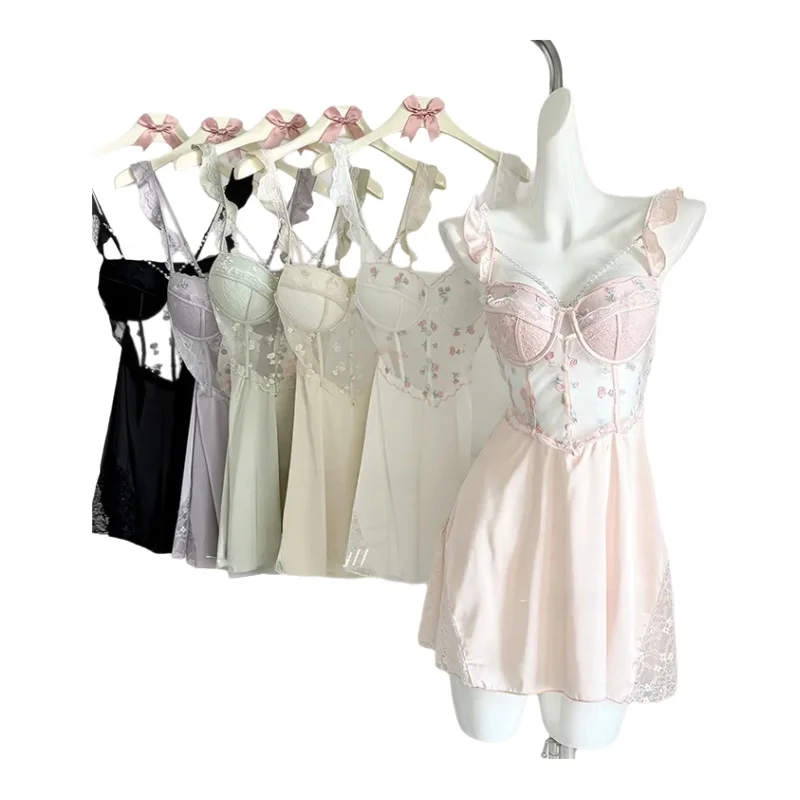 フラワープリントのキャミソール睡眠着【胸パッド付き・アイスシルク・女性向け】