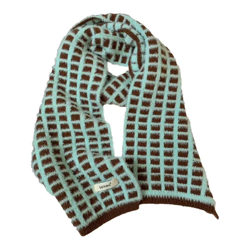 ブルーとコーヒー色のチェック柄フワフワニットスカーフ【秋冬用・保温・学生向け・首元暖か】