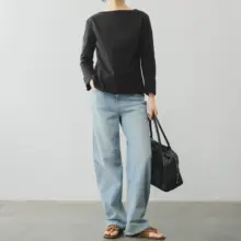 シンプルで洗練されたデザイン！オフショルダートップス【フレンチスタイル・ヴィンテージ風・ 細身効果】