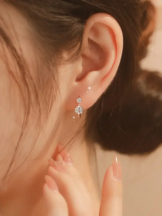 お洒落なデザインのダイヤモンドピアス【S925純銀・ローズゴールド・寝る時も外さない】