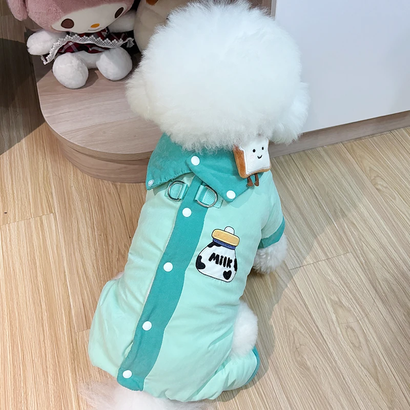 冬用小型犬用コート：保温性・撥水加工・リード対応の実用性を検証