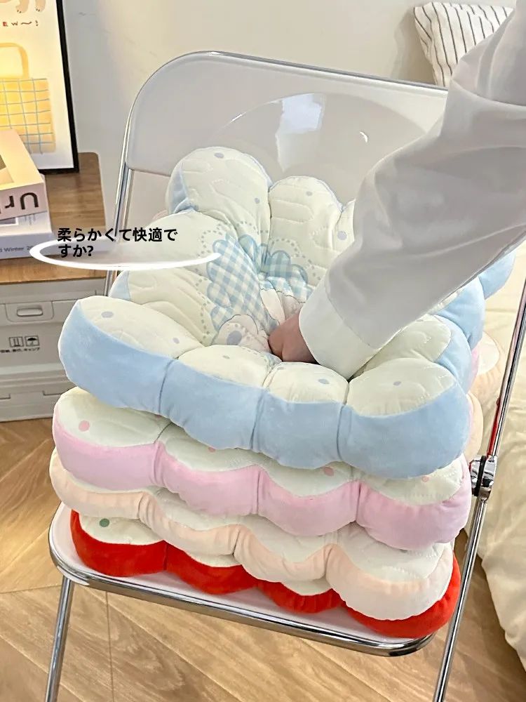 もっちりクッションは本当に必要？学生やオフィスで使える「快適な座り心地」を支えるアイテムとは？