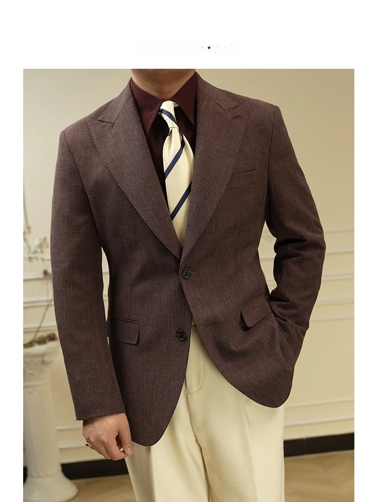 スーツジャケットを私服に着るとき、どうやって選びますか？