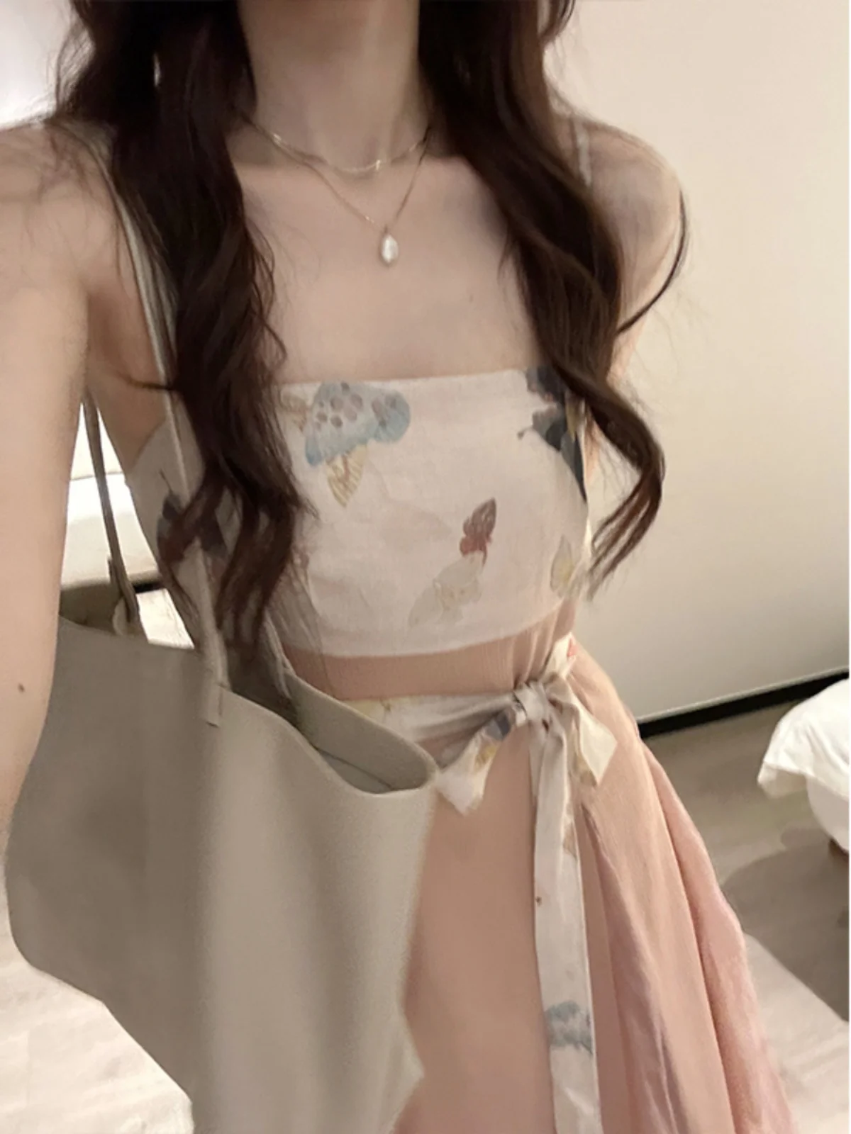 私服で新中式の美しさをどう選ぶ？竹のイラストと漢風が融合した吊りビスチェワンピースの魅力とは