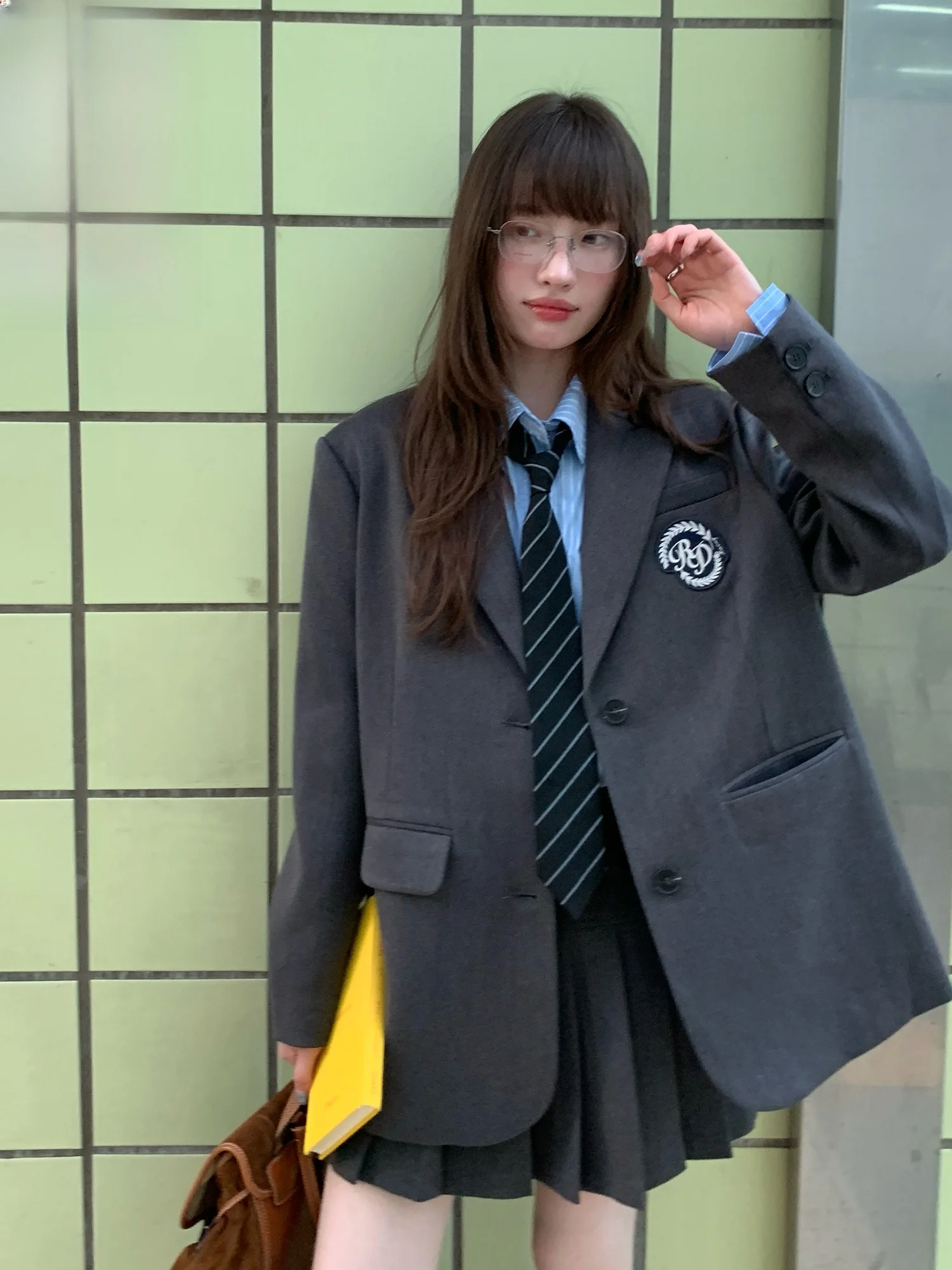 春秋にぴったりのジャケットは、学院風のショートジャケットを選ぶべき？