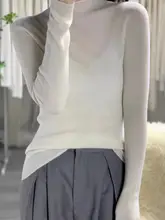 メリノウール製 体にフィットするハイネックニットセーター【女性用・プレーンデザイン】