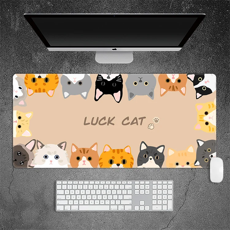 可愛い猫デザインのマウスパッド：ゲーミングデスク周りの便利グッズとしての実用性と性能解析