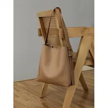 真皮製 バケツ型 ショルダーバッグ【通勤用・大容量・オールマイティ】