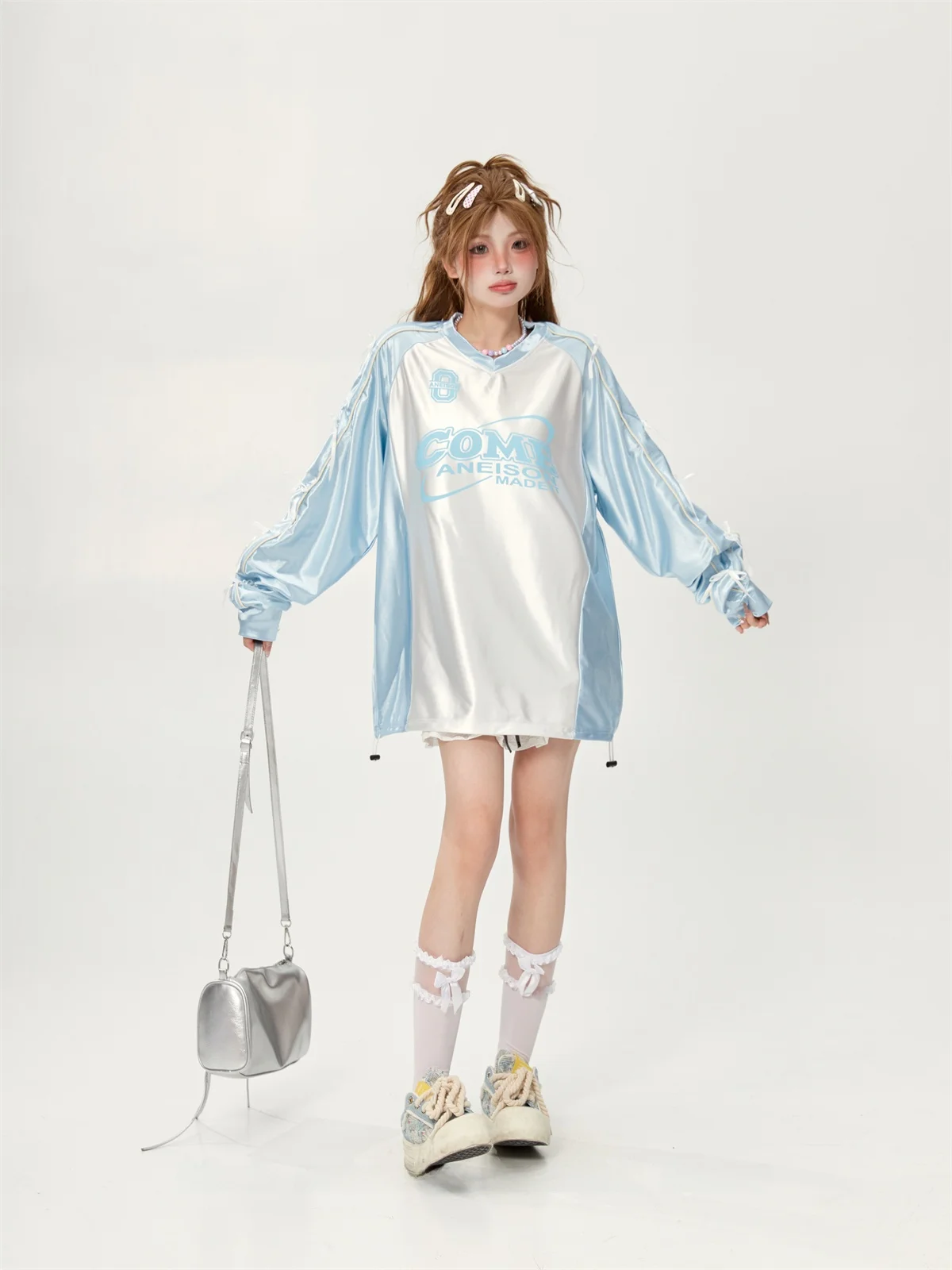 ラグビー風 ブルー ショルダー付き長袖Tシャツ：オーバーサイズデザインで日常使いに最適な通勤風アイテム