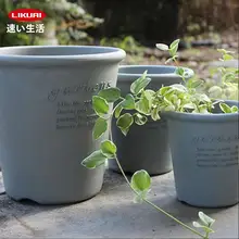 円形のプラスチック製花盆トレイ【通気性・シンプルデザイン・デスク上用】