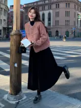 秋のスタイリッシュな女性用コートと黒いドレス【小香風・二点セットアップ対応】