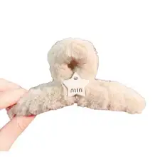 大きめの毛付きシャーククリップ【ヘアアクセサリー・女性用・後ろ髪用】