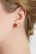 四葉クローバーデザインの蠍座ピアス【高級感ある小ぶりな耳飾り・誕生日ギフトに最適】