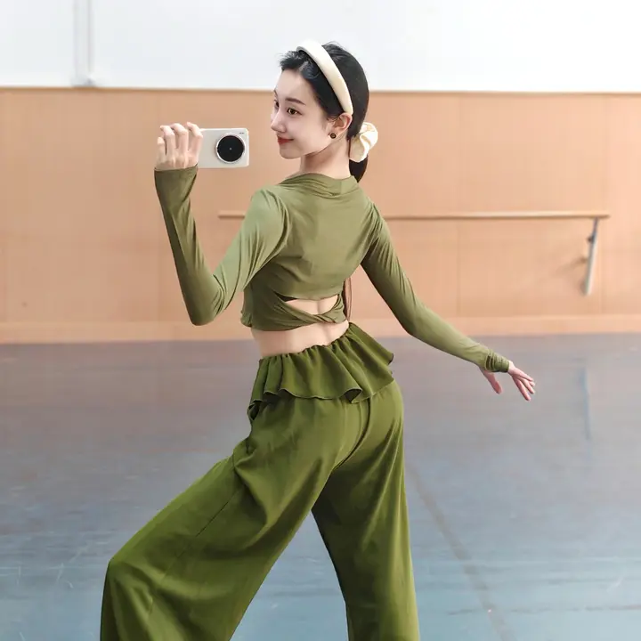 シンプルで快適なダンスウェア【春秋用・長袖・バレエスタイル・日常着】
