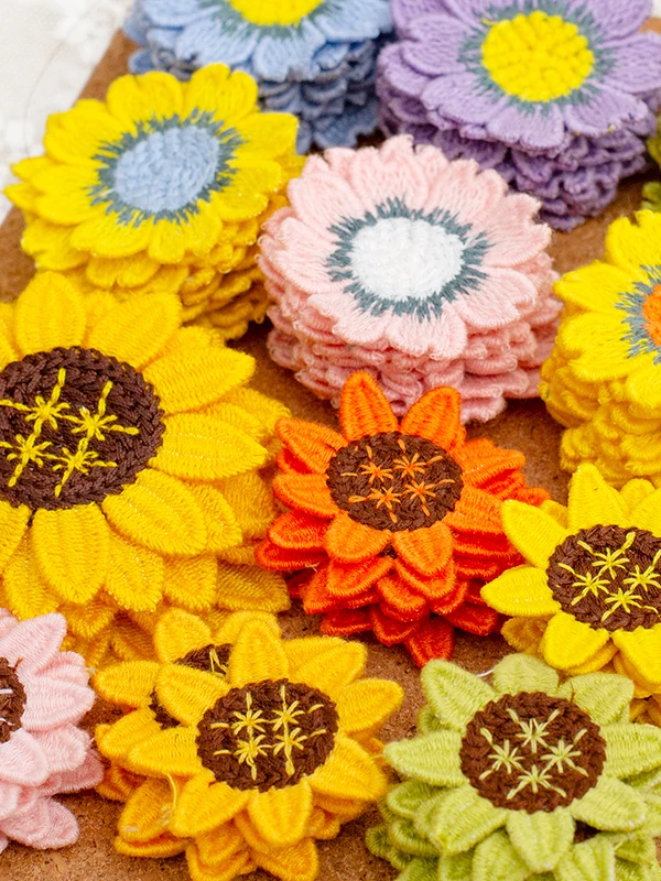 コンピューターニット刺繍のひまわりモチーフ：ハンドメイド注意書き印刷に最適なDIY装飾素材