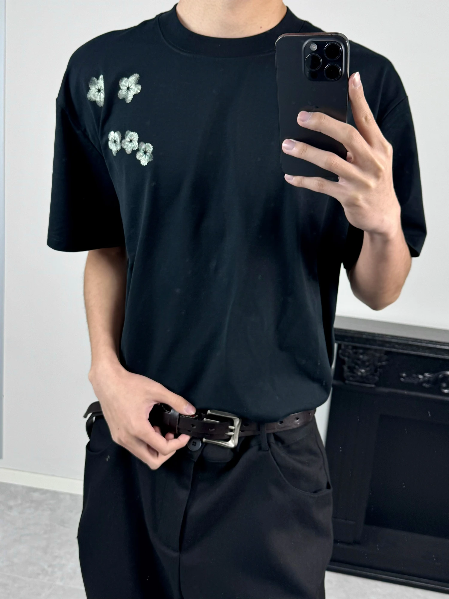 色褪せたtシャツを選ぶべきなのか？それとも、新しいものに頼るべきか？