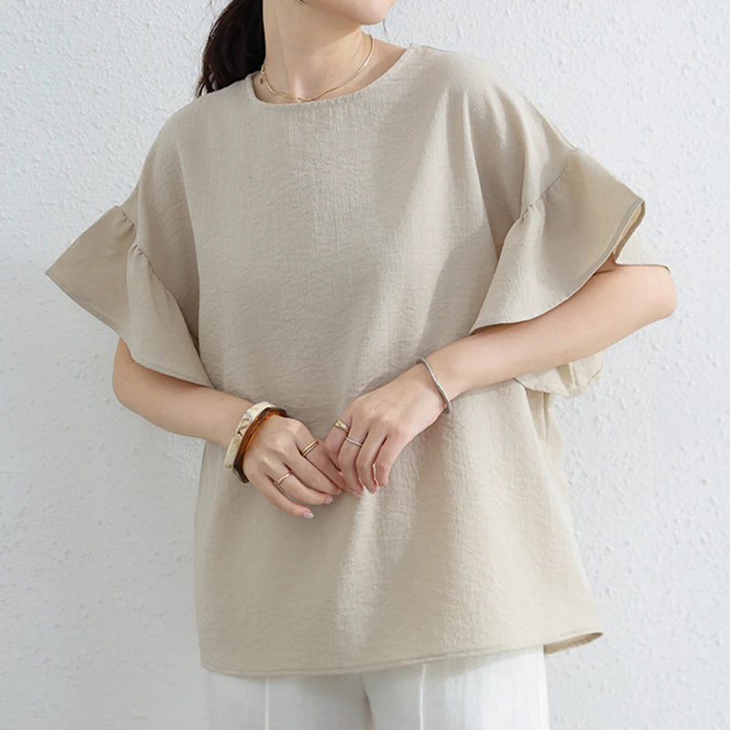 春コーデの基本を徹底解説！フリル袖Tシャツで自然なスタイルを実現