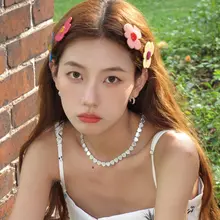 可愛らしい不規則な花のヘアクリップ【誇張デザイン・サイドクリップ・ヘアアクセサリー】