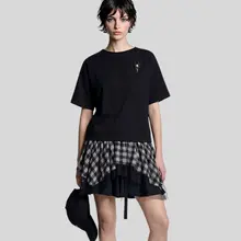 格子模様のチュール素材を使った女性用丸首短袖Tシャツ【甘くクールなデザイン】
