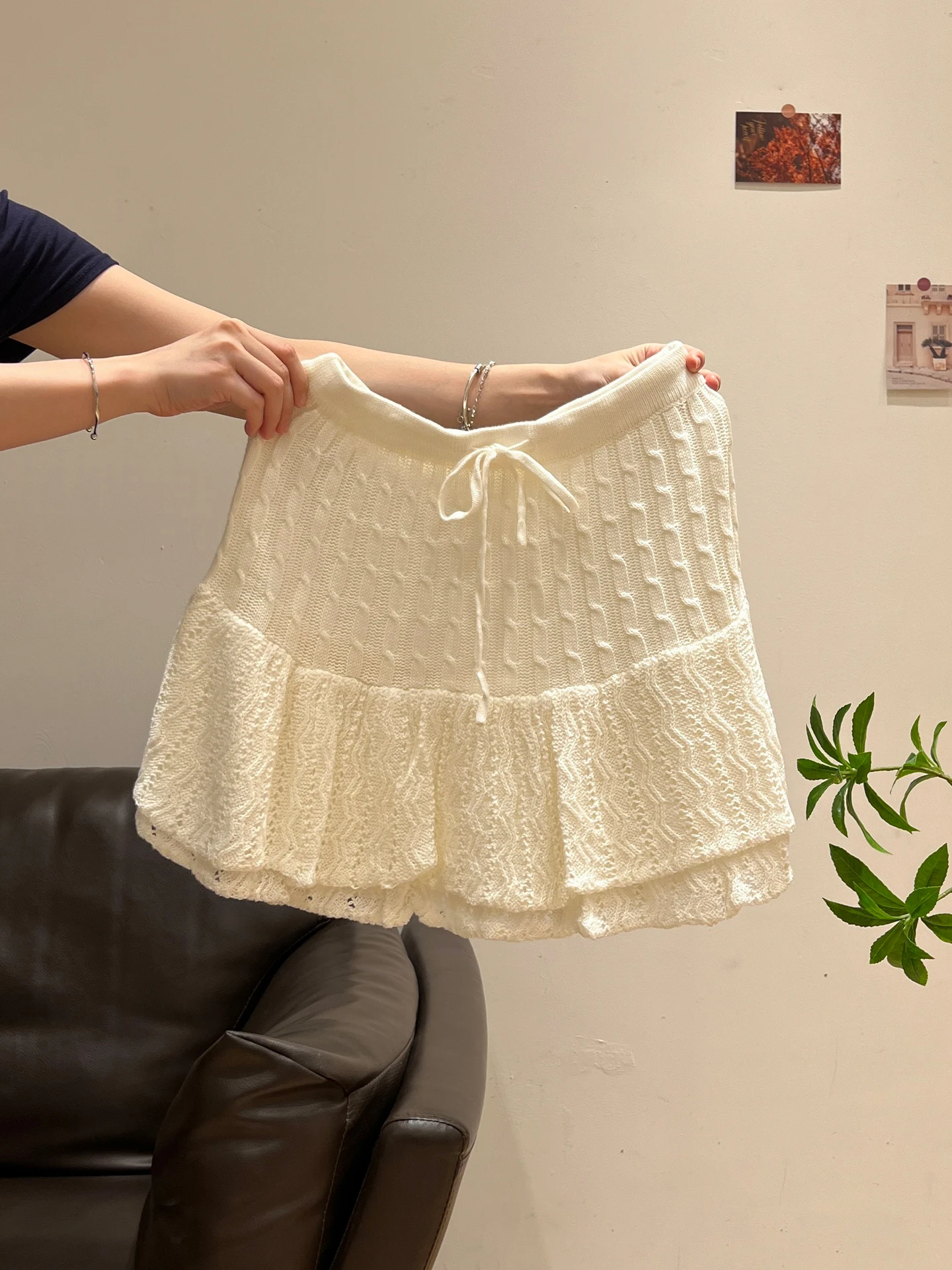 ニットプリーツスカート：高腰Aラインの通勤スタイルを実現する女性用レース編みショートスカート