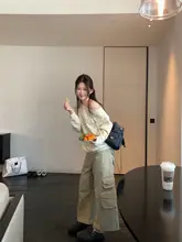 美しい肩ラインを演出する斜め肩のフラワープリントプルオーバー長袖スウェット（セットアップ対応）