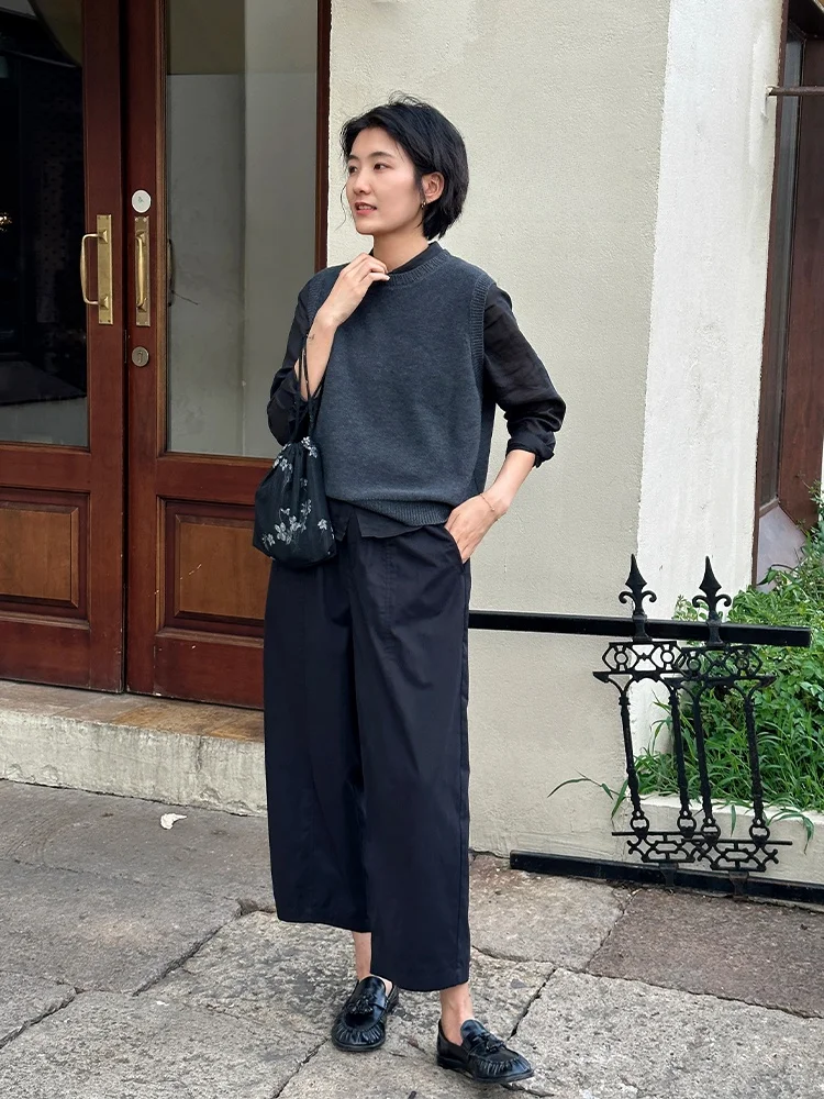 グレー ニット おすすめの春用ウールニットベストはこれ