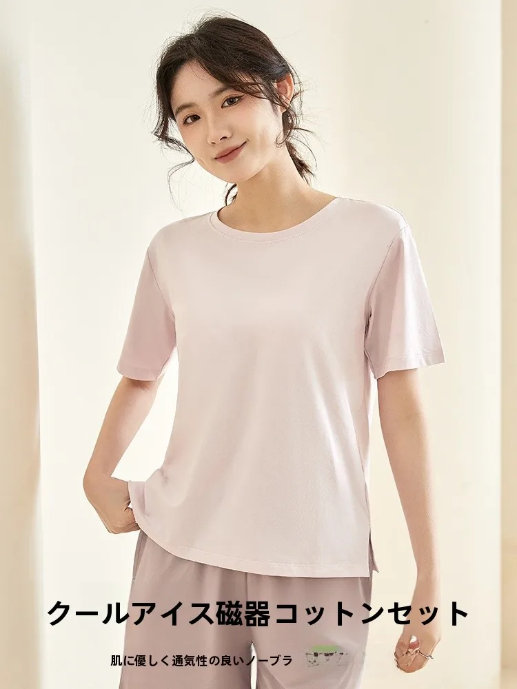 夏用ブラ付きクルーネックTシャツ：生地の柔らかさと通気性を実証するおすすめモデル