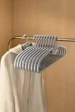 短 neck 衣類ハンガー【無痕・省スペース・矮型デザイン】（セットアップ対応）