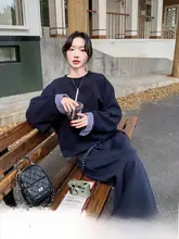 深青色のカジュアルなルーズフィットスウェットシャツとスカート【春向け・気質・ハーフスリーブ・豊かなシルエット】（セットアップ対応）