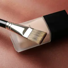 プロフェッショナルメイクアップブラシ【フラットヘッド・シームレス塗布・ファンデーション用】