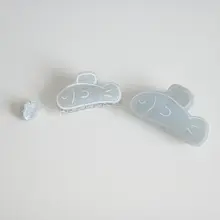 かわいい青い魚のヘアクリップ【前髪用・アクリル素材】