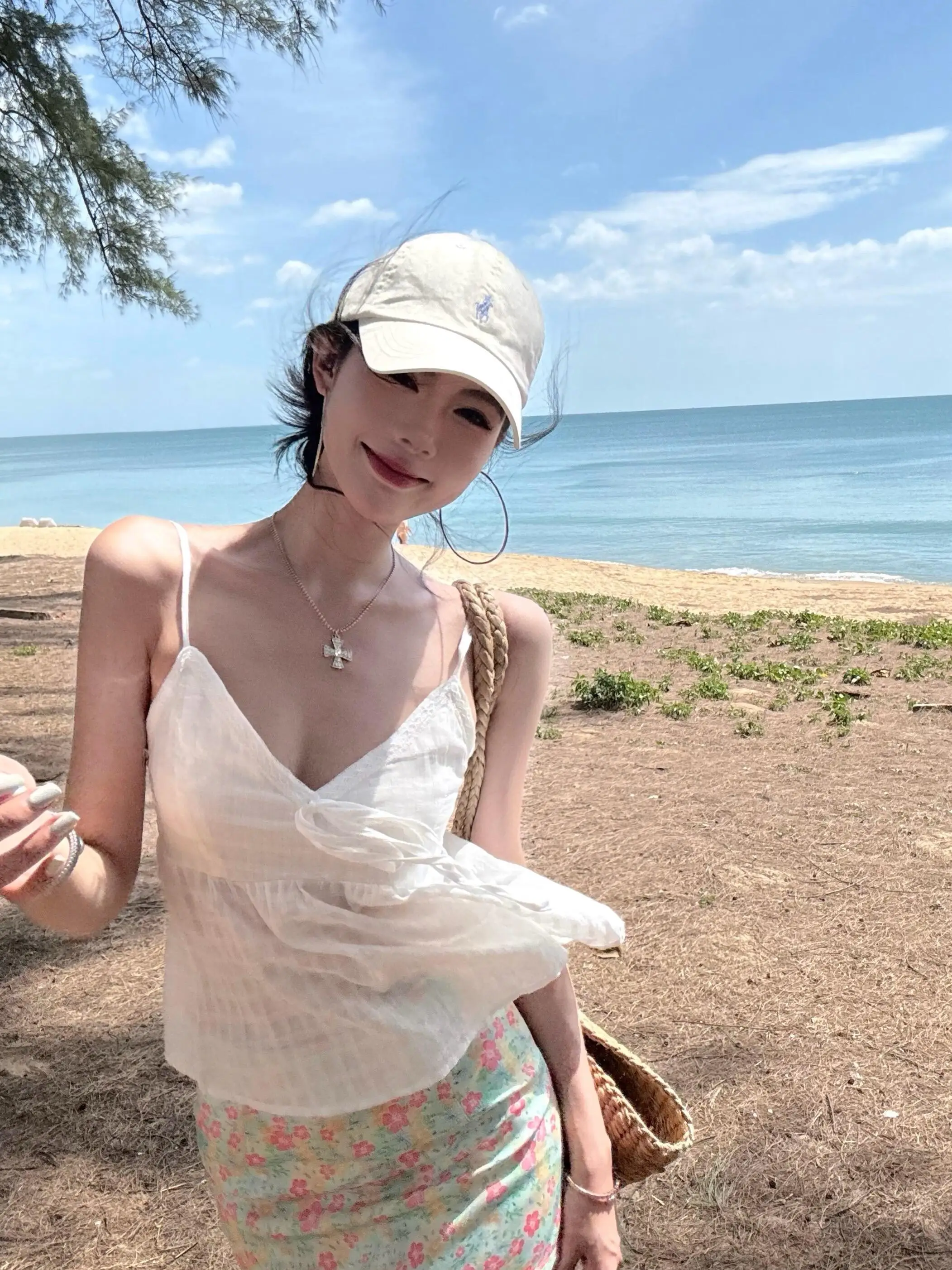 春夏用フラワープリントAラインスカート：40代・50代女性の夏旅行コーデに最適な高品質フレンチスタイル