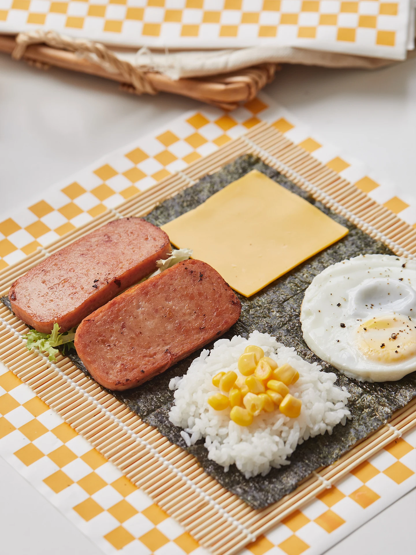 ハンバーガー包装紙を選ぶべき理由は？レトロなチェックが意外に優秀な理由を解説