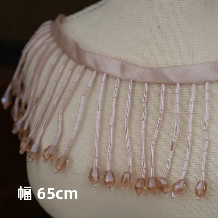 華やかな彩色ガラスビーズの花飾り：スパンコールとデコレーション キラキラの違いを解説