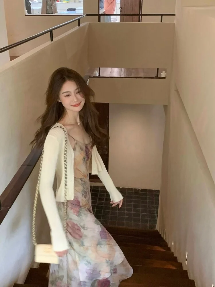 透け感のある柔らかいコットンニットカーディガン：春秋用の日常着としての実用性と素材特性