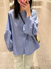 重ね着に最適な立襟のブルーシャツ【ボタンデザイン・女性用・スタイルアップ】