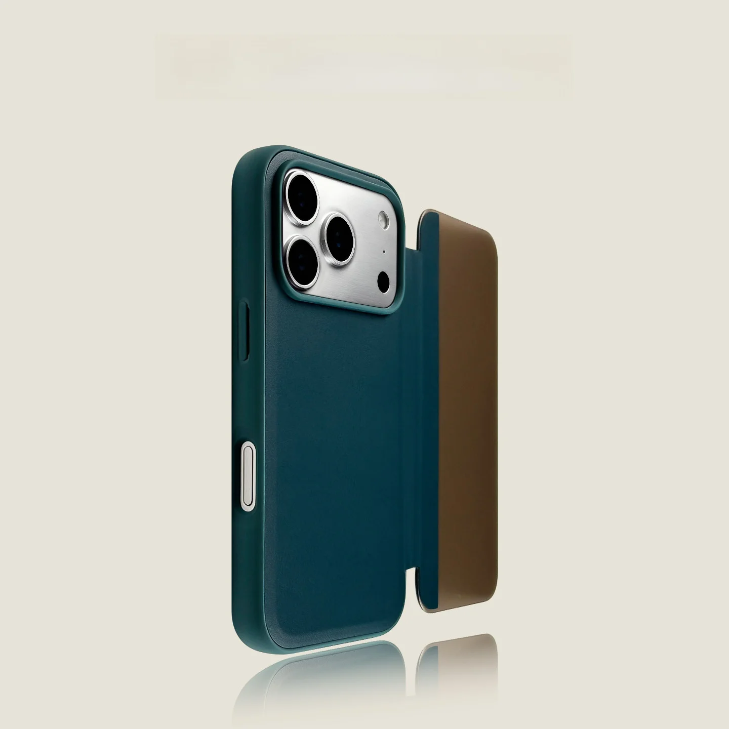 iPhone14プロマックスケース 手帳型はどんな感じ？通勤や日常で本当に役立つのか？