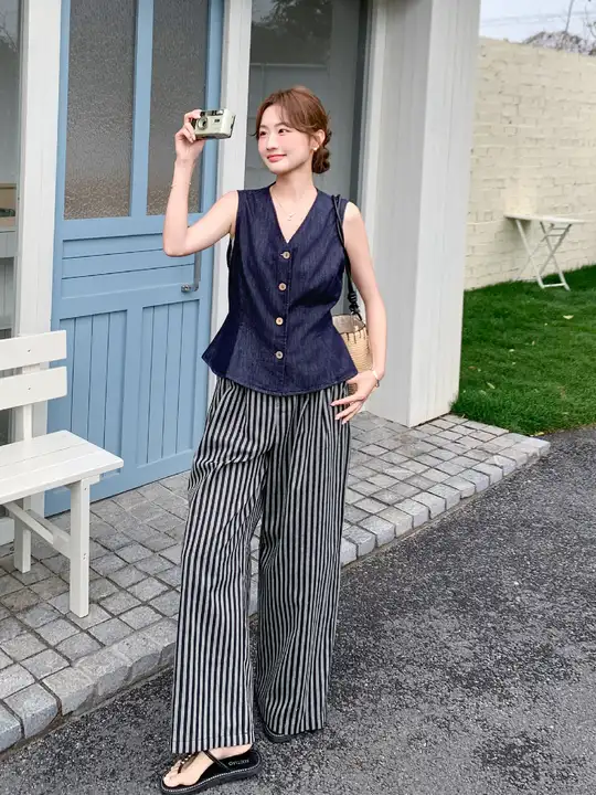 復古スタイルの薄手デニムベスト【夏用・カジュアル・フィット・ストライプワイドパンツ】（セットアップ対応）