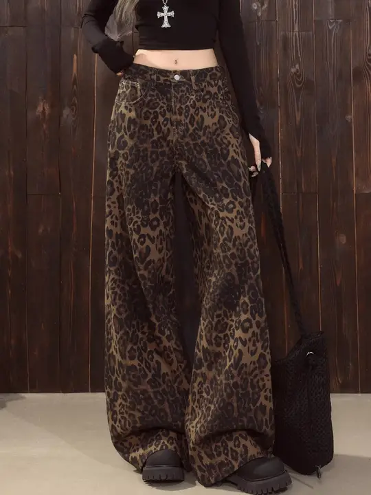 レディース ハイウエストワイドレッグデニムパンツ【ヒョウ柄・フィット・ストレート】