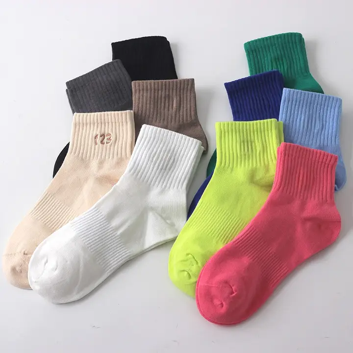 刺繍入り 韓国風 学院スタイルのスポーツ中筒ソックス【春夏用・薄手・ピンク・グリーン・ブルー】