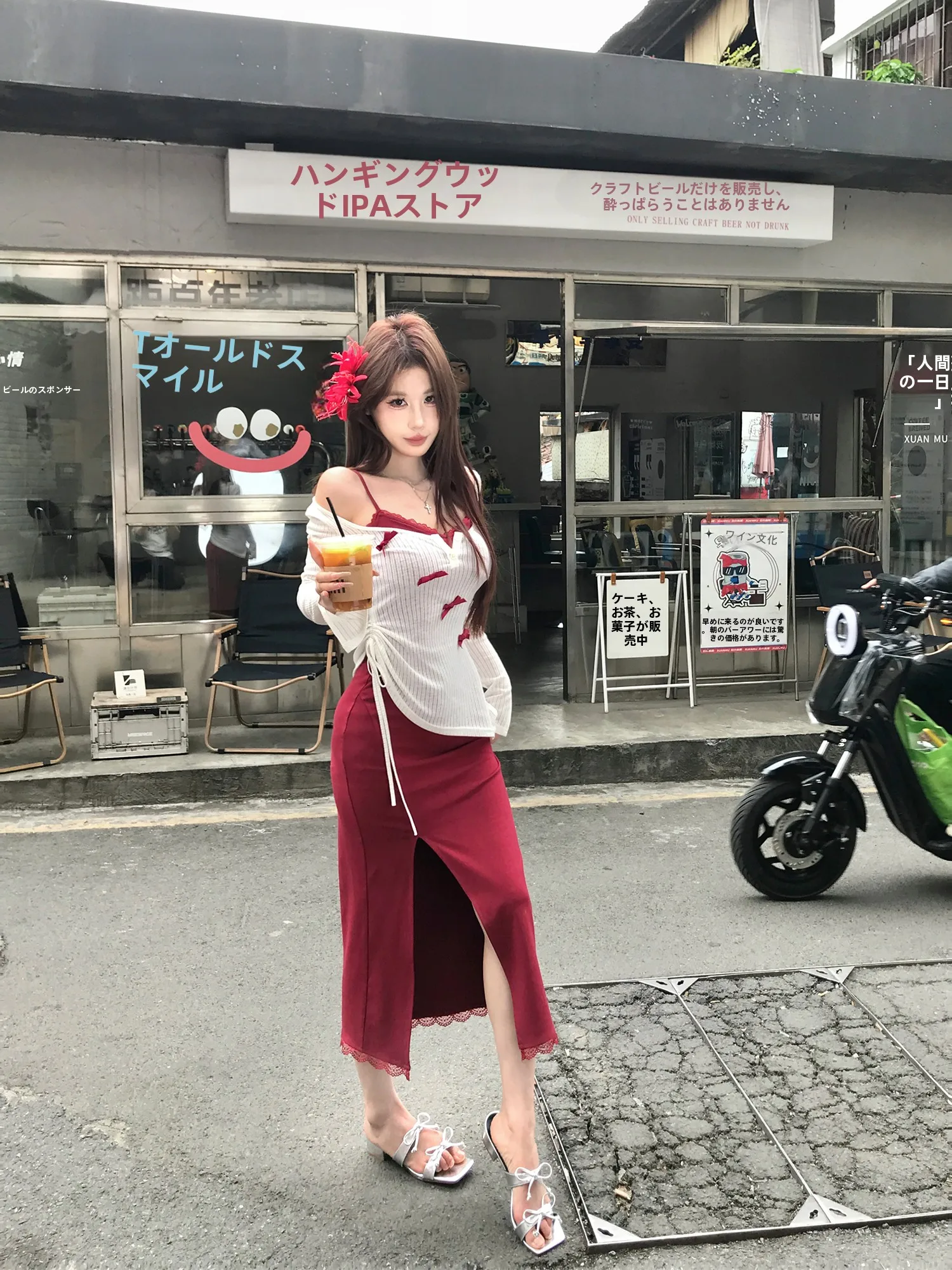 リボンデザインのフラワーレースキャミソールドレス：20代の飲み会に最適な春用セクシーファッション