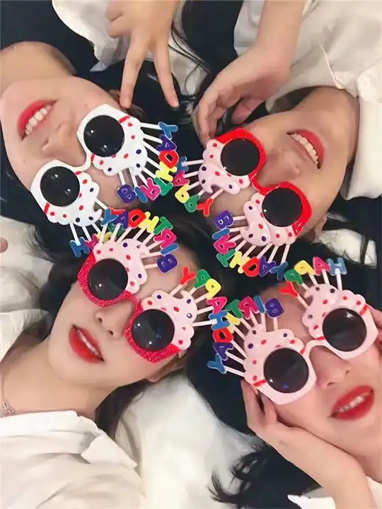 おしゃれなバースデーパーティー用サングラス【ユニークデザイン・誕生日装飾】