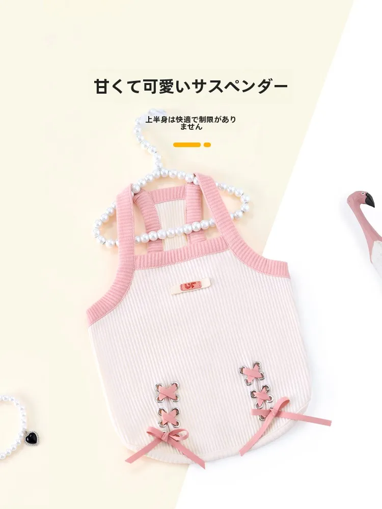 犬の夏用服 通気性と軽量性を実現する ピンクキャミソールの実用性