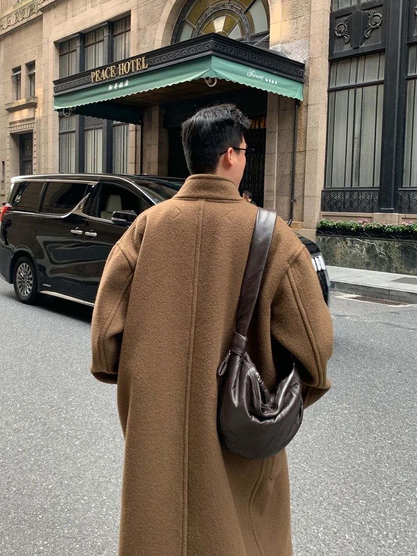 11月に着るメンズファッションで迷ったら、このウールコートが救う理由は？