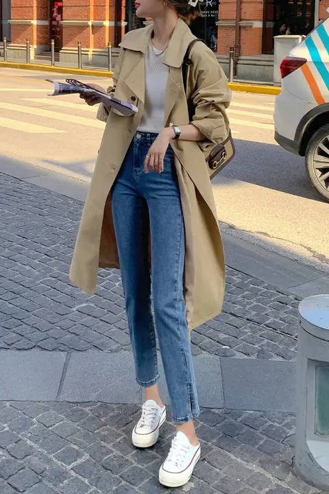 開叉デザインのストレートデニムパンツ【女性用・ハイウエスト・スリムフィット・小柄対応】