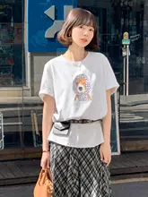 レトロな犬デザインのグレーTシャツ【コットン100%・ラウンドネック・カジュアル】