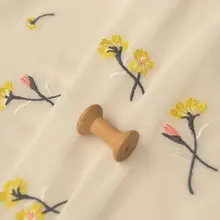 粉色の刺繍付きシフォン生地【上衣やワンピース、カーテン用】