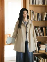 春用 カーキ色 ウエストシェイプ 中長丈 スタンドカラーコート【抗しわ・エレガントなドレープ】